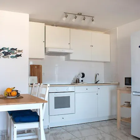 Apartment Aquamarine- Ocean Views *